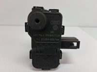 Stellmotor Tankklappe <br>VW GOLF VI (5K1) 1.4 TSI